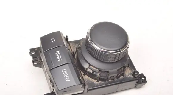 Lexus CT 200H Central console control unit 84780-76160