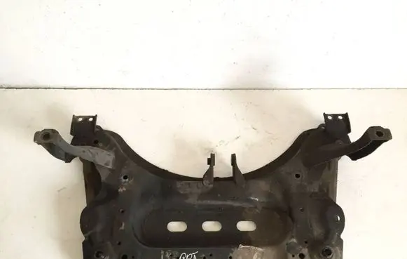 Nissan Qashqai Front axle beam 