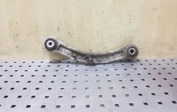 Rear control arm