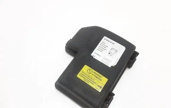 Volvo S60 Fuse box cover 8645259