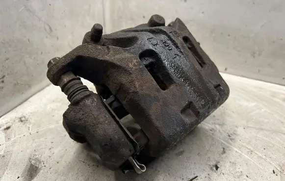 Nissan Qashqai+2 Front brake caliper TB09K