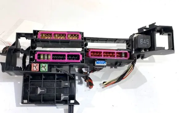 Audi A4 S4 B9 8W Fuse box set 8W0971845AH