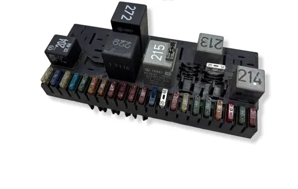 Audi 80 90 B3 Fuse module 443941822B