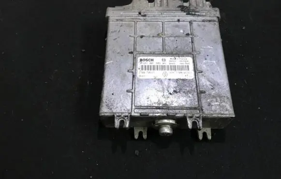 Renault Scenic I Engine control unit/module 0281001809 7700110647