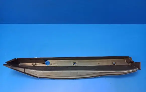 Mercedes-Benz E W212 Fender end trim A2128890125
