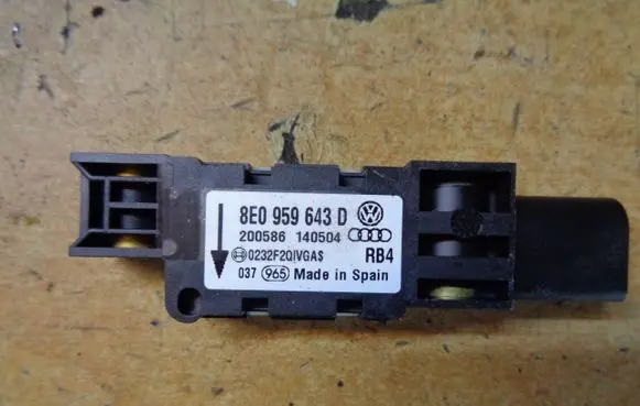 Audi A4 S4 B6 8E 8H Airbag deployment crash/impact sensor 8E0959643D