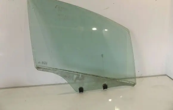 Citroen C3 Front door window glass four-door