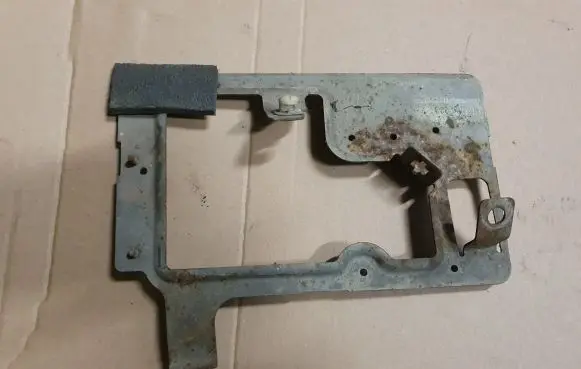 Volkswagen Golf III Engine control unit holder 1H1906328