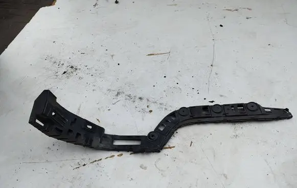 Volkswagen PASSAT B7 Rear bumper mounting bracket 3AF807394