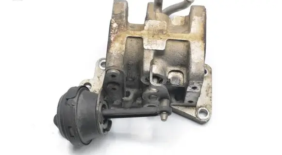 Volkswagen PASSAT B6 Electric throttle body valve 03G131063E