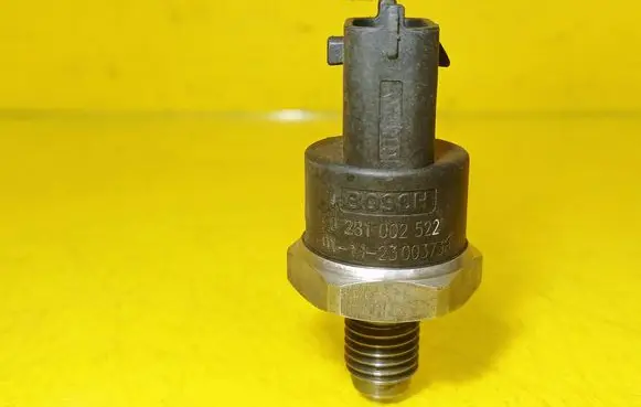 Renault Scenic I Fuel pressure sensor 0281002522