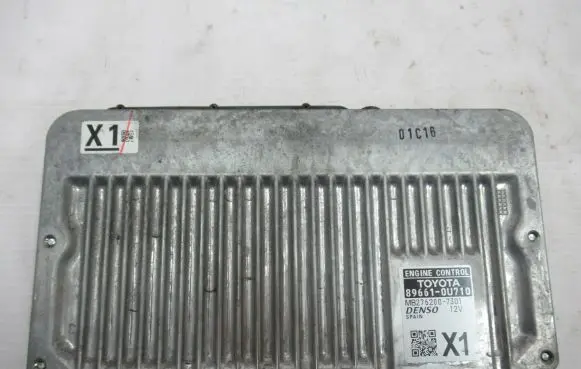 Toyota Yaris Engine control unit/module 896610U710