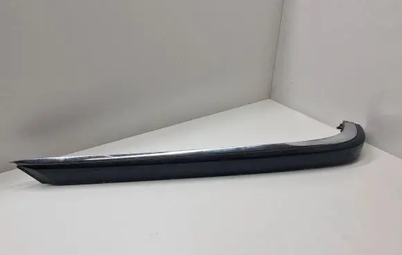 Rear bumper trim bar molding