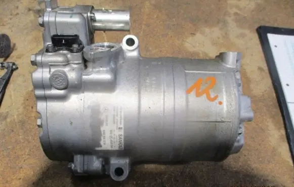 Seat Toledo I (1L) Air conditioning (A/C) compressor (pump) 820803