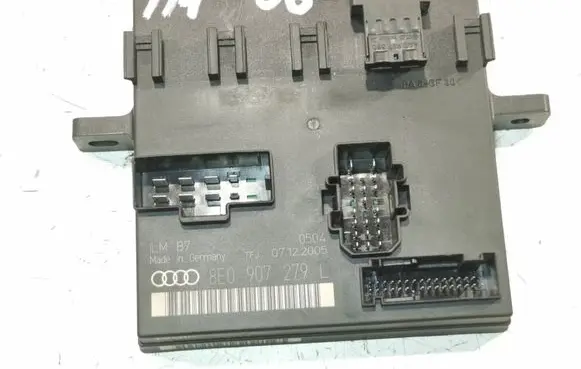Audi A4 S4 B7 8E 8H Comfort/convenience module 8E0907279L