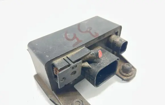Mercedes-Benz E W211 Glow plug pre-heat relay 0255452832
