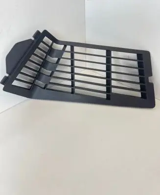 Quarter panel pressure vent