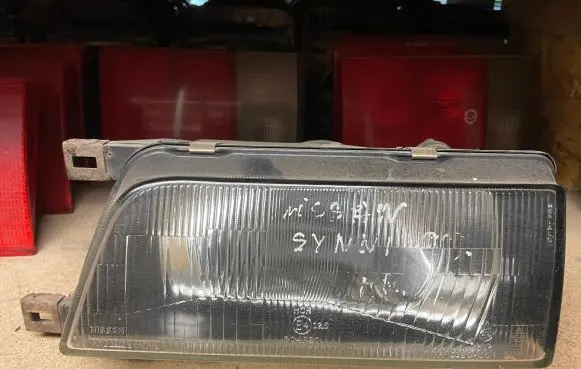 Nissan Sunny Headlight/headlamp 1218
