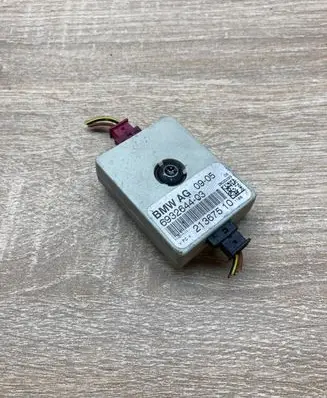 BMW 3 E90 E91 Aerial antenna amplifier 6932644 21367510