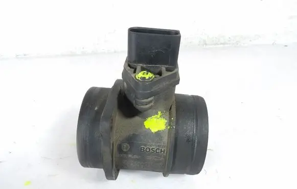 Volkswagen Golf V Mass air flow meter 028906461B