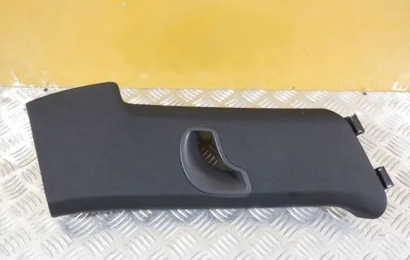 Volkswagen Touareg II (C) pillar trim 7P6867241