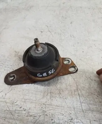 Peugeot Expert Engine mount bracket