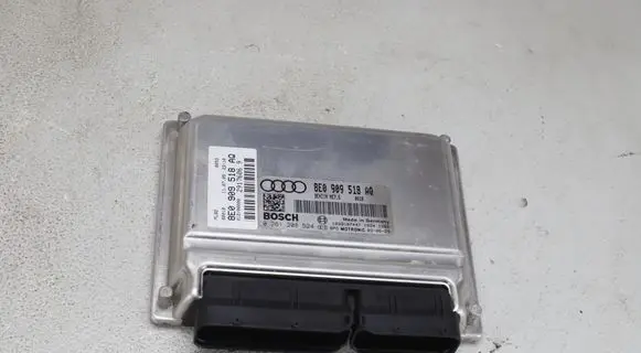 Audi A4 S4 B6 8E 8H Engine control unit/module 8E0909518AQ 0261208524