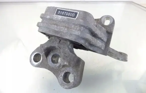 Alfa Romeo Giulietta Engine mount bracket 51879600