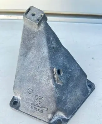Audi A6 S6 C5 4B Engine mounting bracket 4B0199307C