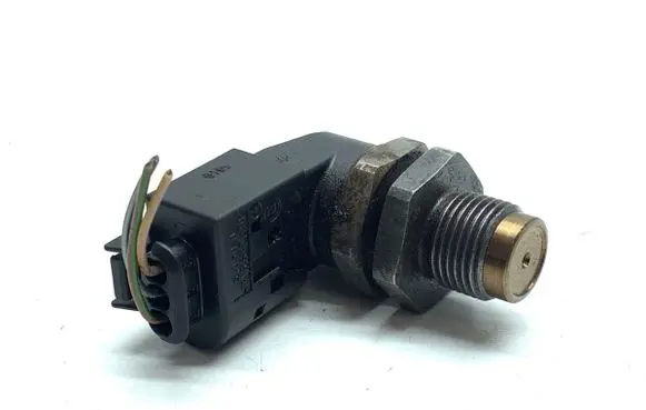 Audi A5 8T 8F Fuel pressure sensor 0281002497