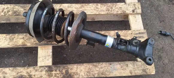 Mercedes-Benz C W203 Front shock absorber with coil spring 
