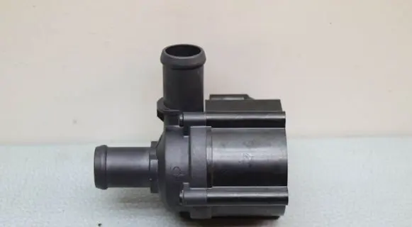 Audi Q7 4M Electric auxiliary coolant/water pump 06H121601P