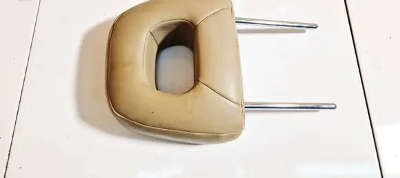 Nissan X-Trail T30 Front seat headrest 