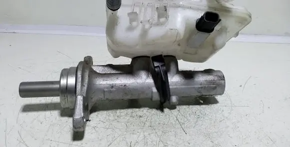 Opel Vivaro Master brake cylinder 460910323R 93868495
