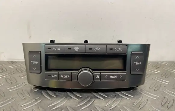 Toyota Avensis T250 Climate control unit 5590005202 MB1465705290