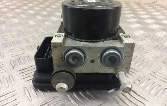 Nissan Navara D23 ABS Pump 476604JK1B