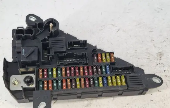 BMW 5 E60 E61 Fuse module 6906619 6906618 518956024