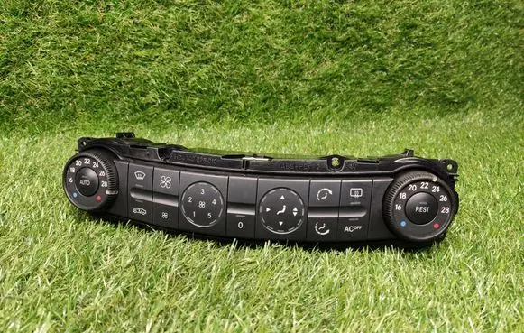 Mercedes-Benz E W211 Climate control unit 2118300085