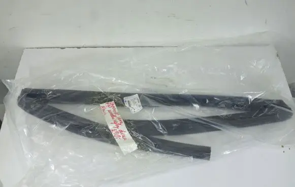 Chevrolet Captiva Rubber seal loading door window/glass 42574263