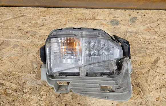 Toyota Prius (XW30) Front indicator light 8152147050