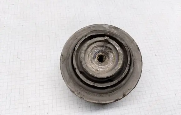 Mercedes-Benz E W211 Engine mount bracket