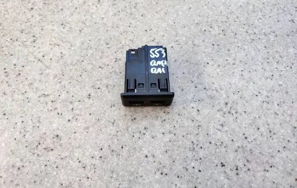 Nissan Qashqai USB socket connector 2531HP00A01 2531HP00A