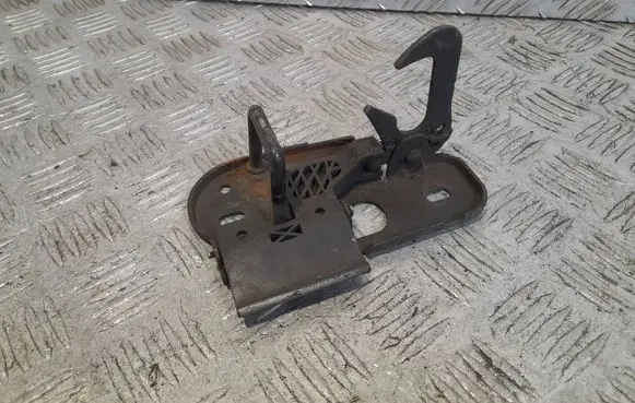 Volkswagen PASSAT B6 Engine bonnet/hood lock/latch loop/hook 