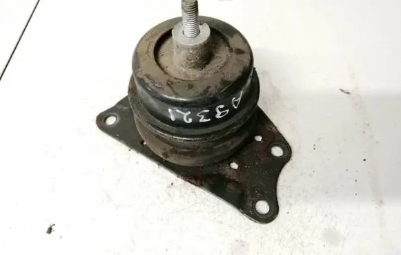 Engine mount bracket
