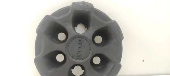 Iveco Daily 6th gen R16 wheel hub/cap/trim 5801804147