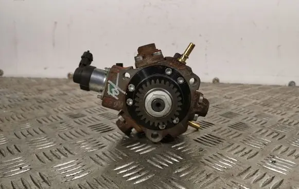 Nissan Qashqai Fuel injection high pressure pump 0445010170
