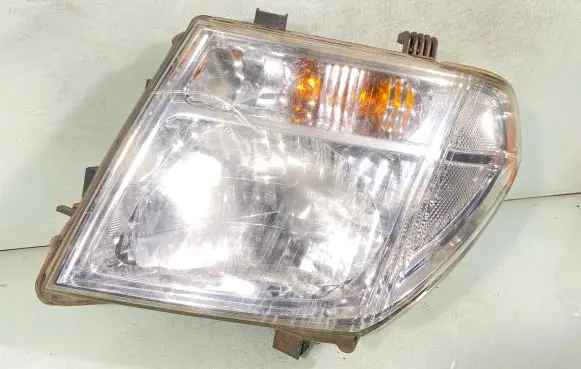 Nissan Navara D40 Headlight/headlamp