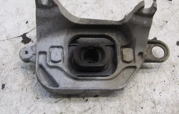Nissan Qashqai Engine mount vacuum valve 112846249R