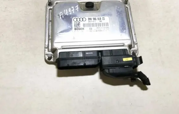 Audi TT Mk1 Engine control unit/module 8n0906018cs 0261201199
