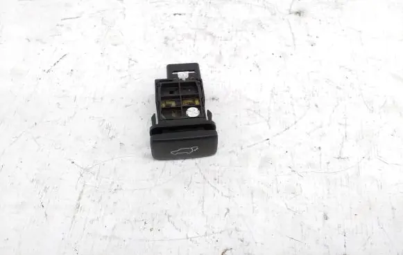 Lexus RX III Tailgate/boot open switch button 156935